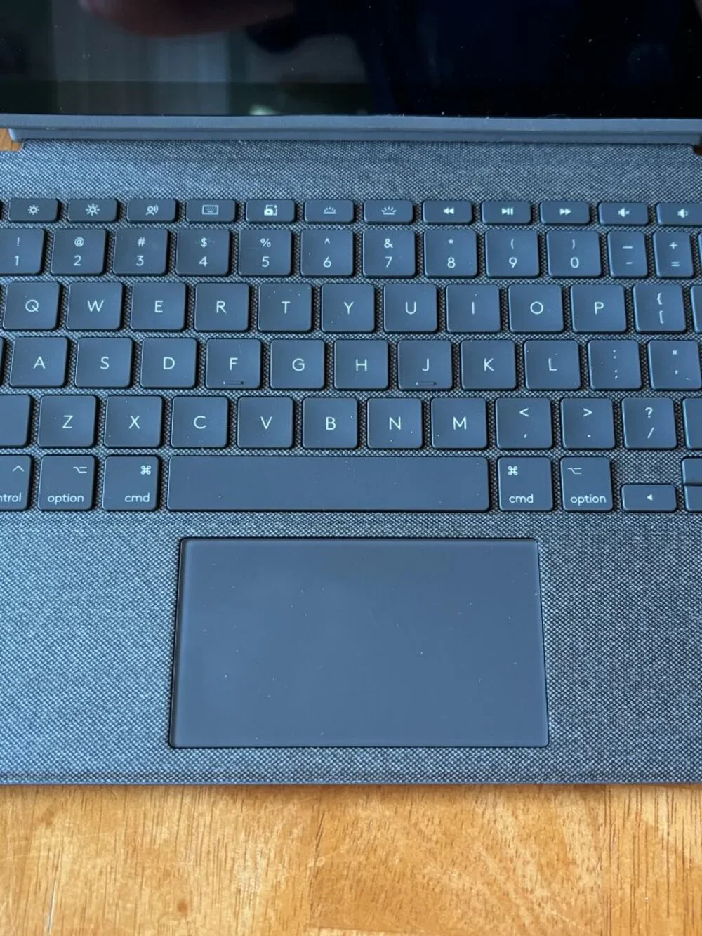 Logitech compatible ipad